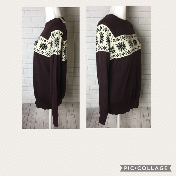 Woods Gray women's sweater size medium red blue - Picture 2 of 3